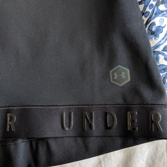 NWT Under Armour long sleeve Black top (S) - Picture 2 of 12